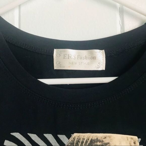 NWOT Black T-Shirt w/ Pockets - Picture 4 of 5